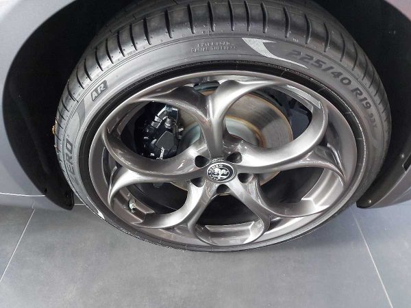 Alfa Romeo Giulia 2.0 Turbo Veloce – Bild 12