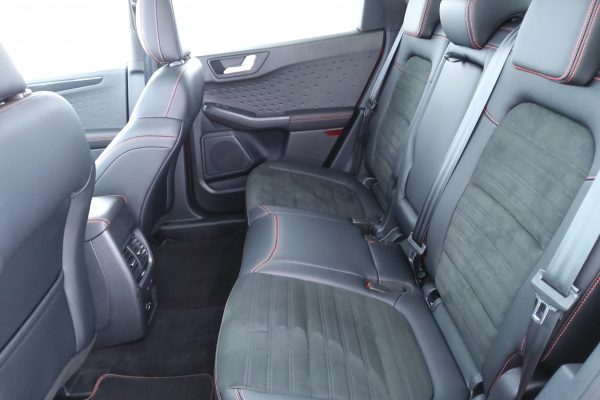 Ford Kuga Plug-In Hybrid ST-Line X – Bild 17