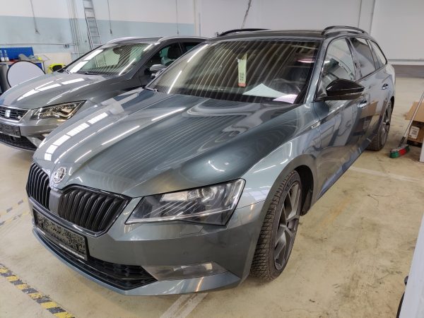 Skoda Superb Combi 2.0 TSI SportLine 4x4 – Bild 2