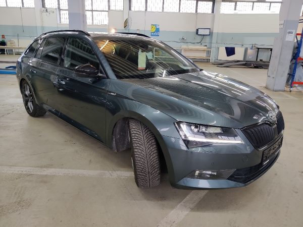 Skoda Superb Combi 2.0 TSI SportLine 4x4 – Bild 3