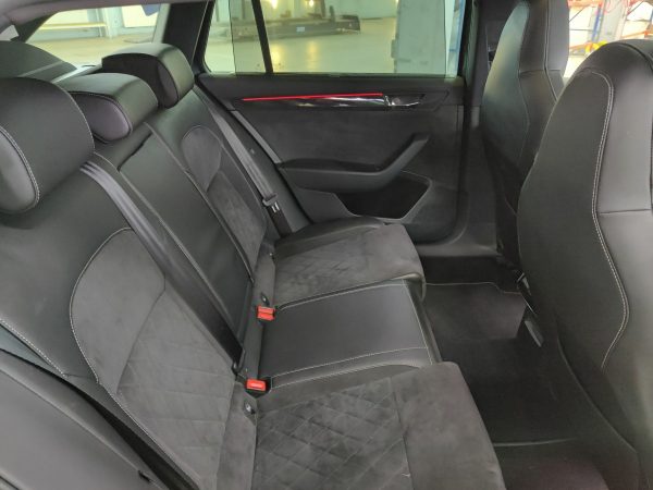 Skoda Superb Combi 2.0 TSI SportLine 4x4 – Bild 14