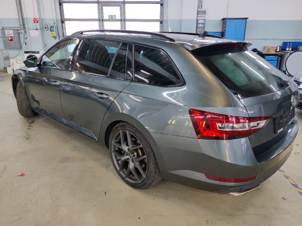 Skoda Superb Combi 2.0 TSI SportLine 4x4 – Bild 4